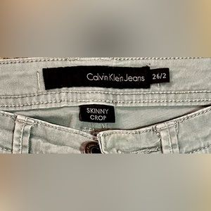 Calvin Klein size 26/2 skinny crop light olive jeans